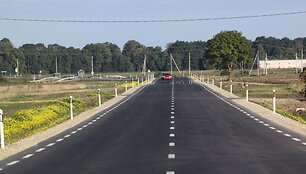 AB &bdquo;Panevėžio keliai&ldquo; rekonstravo beveik 9 kilometrus kelio ir tiltą.
