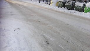Tvirtovės gatvė sankryža su Skardžio gatve 