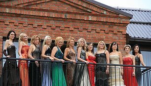 Konkurse &bdquo;Lietuvos ponia 2008&ldquo; dalyvaus 12 moterų i&scaron; 7 skirtingų Lietuvos vietų.