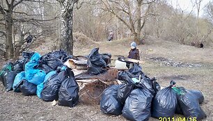 15min.lt skaitytojas dalijasi nuotraukomis i&scaron; &bdquo;Darom&ldquo; akcijos Vilniuje, Linkmenų g. prie ežero.