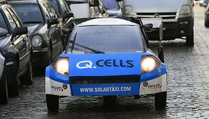Baigėsi pirmoji kelionė aplink pasaulį su elektromobiliu.