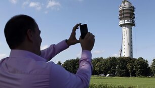 Nyderlanduose dėl gaisro nugriuvo vienas auk&scaron;čiausių televizijos bok&scaron;tų.