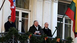 Vytautas Landsbergis sako kalbą.