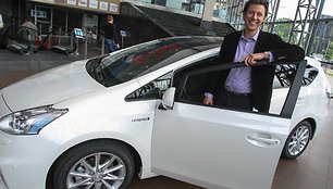 Autoplius.lt plėtros vadovas Viktoras Daukšas prie „Toyota Plius“