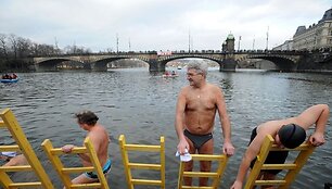Tradicijos atsparios oro pokyčiams