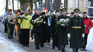 &Scaron;e&scaron;tadienį pagerbtos sausio 13-osios aukos.