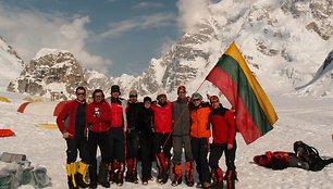 Lietuvos alpinistai aukščiausioje Šiaurės Amerikos viršukalnėje