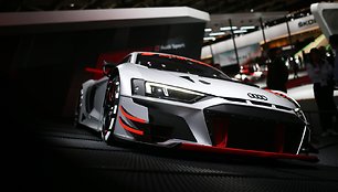 Paryžiuje demonstruojamas „Audi R8 LMS“