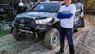 Žilvinas Pekarskas ruo&scaron;iasi B.Vanago Dakaro automobilio testams