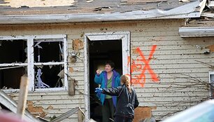 Tornadas JAV vidurio vakaruose pareikalavo žmonių gyvybių. Margaret Shimkus i&scaron;sigelbėjo vonioje