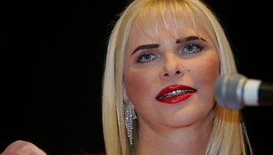 Filmų suaugusiems žvaigždė Cicciolina, kurios tikrasis vardas Ilona Staller