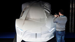 Paryžiaus automobilių festivalis, dizaineris Takumi Yamamoto, automobilis skirtas David Bowie.