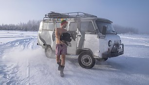 „The Coldest Ride“: šalčio pojūčiams užtvirtinti – krosas ir maudynės -45 laipsnių šaltyje