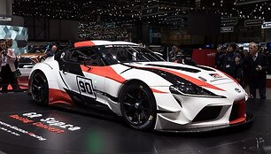 Toyota GR Supra Racing Concept &ndash; sportinė Supra versija su tais pačiais netikrais dizaino elementais. (Matti Blume, Wikimedia(CC BY-SA 4.0)