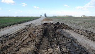 Pažeistos rajoninių kelių dangos