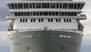 Legendinio &bdquo;Titaniko&ldquo; reisą kartojo laineris &bdquo;MS Balmoral&ldquo;.