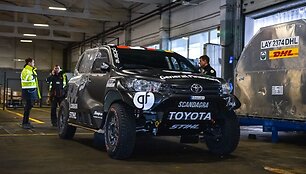 B.Vanago &bdquo;Hilux&ldquo; i&scaron;skrido i&scaron; Vilniaus į Dubajų