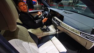 BMW X7 Ženevos automobilių parodoje