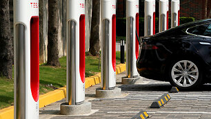 &bdquo;Tesla&ldquo; greitojo įkrovimo stotelės &bdquo;Supercharger&ldquo;