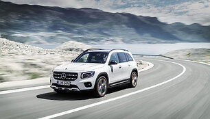 Naujas &bdquo;Mercedes-Benz GLB&ldquo;: kompaktinis SUV, kuriame telpa 7 žmonės