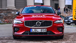 Volvo  S60 – konkurso „Metų automobilis“ dalyvis