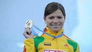 Lina Grinčikaitė Helsinkyje pasipuo&scaron;ė bronzos medaliu