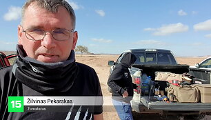 dakarsko-dienorastis-ralio-gerbejai-per-dykuma-keliauja-galingais-ford-raptor-automobiliais