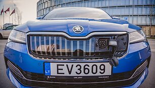 Hibridinis &bdquo;&Scaron;koda Superb iV&ldquo;