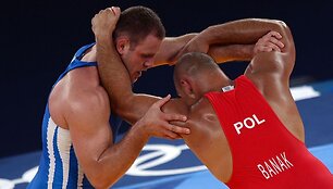Estijos imtyninkas Heikis Nabis (kairėje) kovoja su Lukaszu Banaku (Lenkija)