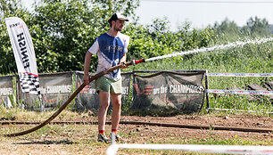 Antrajame &bdquo;Cross Country&ldquo; čempionato etape &ndash; pragari&scaron;kas kar&scaron;tis, &bdquo;varlinukas&ldquo; ir dulkių spąstai