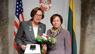 JAV ambasadorė Anne Elizabeth Derse atsisveikino su Lietuvos Kra&scaron;to apsaugos ministre Rasa Juknevičiene