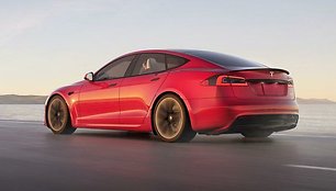 „Model S Plaid“ iki 97 km/val. bėgėsis mažiau nei 2 sekundes ©Gamintojo nuotrauka