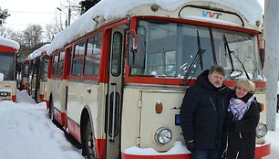 Veslava ir Ričardas: kai žmones sujungia troleibuso ūsai