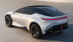 &bdquo;Lexus&ldquo; pristatė savo ateities viziją ir koncepcinį modelį &bdquo;LF-Z Electrified&ldquo;