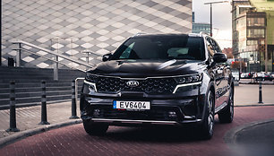 Įkraunamas KIA Sorento