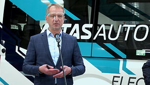 609163b3a04a5video_6091638d04f1e