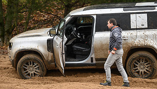 Antanas Juknevičius ir „Land Rover“