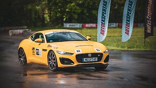 Žilvinas Pekarskas ir Giedrius Žiura nugalėjo  Press Rally 5000+ žurnalistų įskaitoje vairuodami Jaguar F-Type