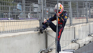 Lyderio Maxo Verstappeno avarija sprogus ratui Baku, Formulės 1 GP