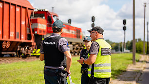 Policijos reidas prie geležinkelios