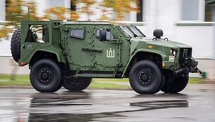 &Scaron;arvuočiai JLTV (angl. Joint Light Tactical Vehicle)