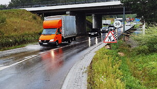 Tvinstantis kelio ruožas ties Avižienių viaduku