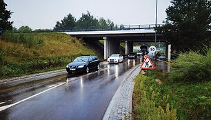 Tvinstantis kelio ruožas ties Avižienių viaduku