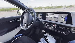 kia-ev6-elektromobilio-parkavimo-funkcija