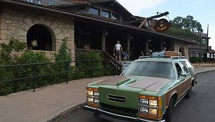 Modifikuotas 1979-ųjų Ford LTD Country Squire, paruoštas specialiai 1983-iųjų filmui „Kvaišų šeimynėlės atostogos“. (Stevegriswold, Wikimedia(CC BY-SA 4.0)