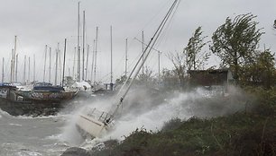 Uraganas Sandy tvindo JAV rytų pakrantės miestus. 