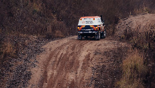 „Heston Airlines“ komanda: Valdas Valiukevičius ir Paulius Kavaliauskas startuoja su 1987 metais pagamintu automobiliu „Toyota Land Cruiser 71“