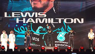 Formulė 1 Saudo Arabijoje. Kontaktų kupiną kovą laimėjo L.Hamiltonas