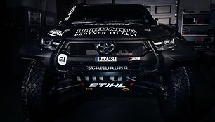 Benedikto Vanago Toyota Hilux T1+