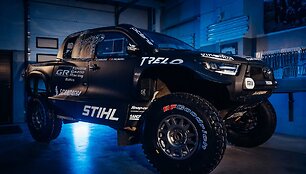 Benedikto Vanago Toyota Hilux T1+